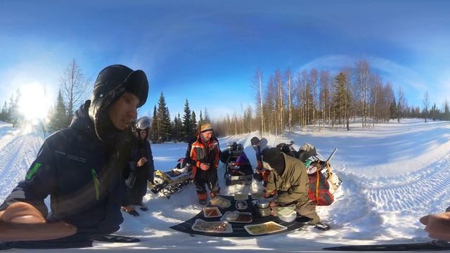 Обед у подножья горы Ослянка смотреть онлайн