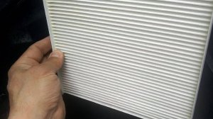 Замена салонного фильтра  Лада Веста. "Подарок" от дилера.