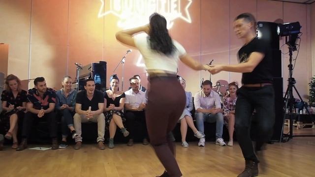 Flying steps на разходка до Франция смотреть онлайн