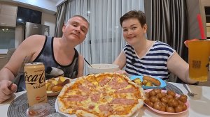 Мукбанг ЦАРСКИЙ ужин, ОБЖОР в Таиланде за КОПЕЙКИ! Вот так надо ОТДЫХАТЬ не работая) Ужин в Паттайе