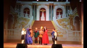 Рождественский спектакль "Королевство кривых зеркал".