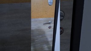 Как и чем можно обклеить уличную дверь #ремонтдверей #?