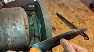 КАК ПРАВИЛЬНО ТОЧИТЬ НОЖИ НА ТОЧИЛЬНОМ СТАНКЕ!