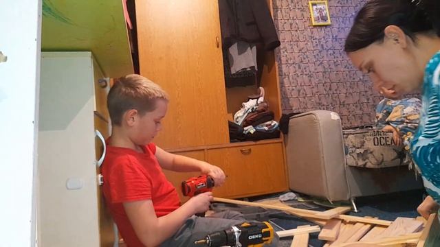 Распаковка продуктов. Собираем стеллаж. смотреть онлайн