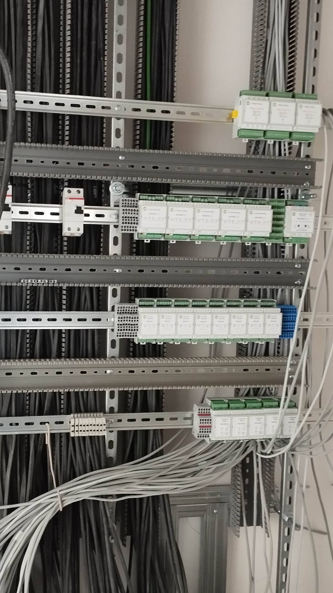 Начало сборки щита умного дома на Wirenboard.