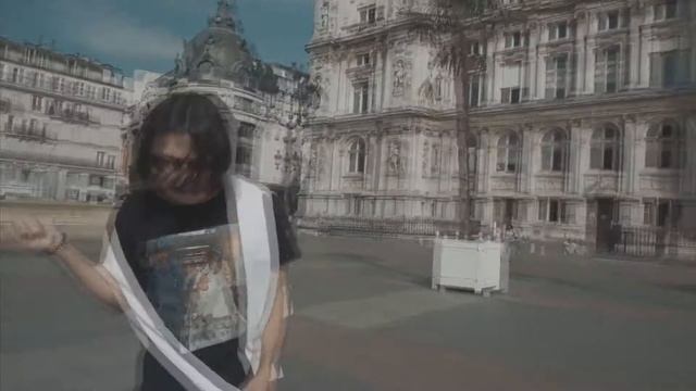 False Mirror, но при каждом упоминании зеркала лизер ускоря?