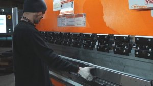 Процесс гибки на листогибе с ЧПУ ERMAKSAN SPEED BEND PRO 2600-100