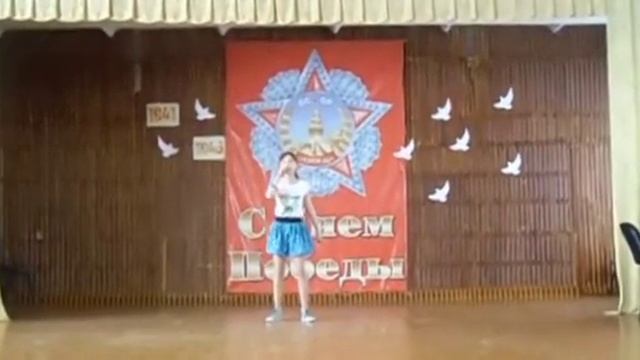 Песня "Желтые ботинки" Поет моя дочурка! смотреть онлайн