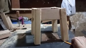 Как убрать качание табуретки. Выравниваем ножки