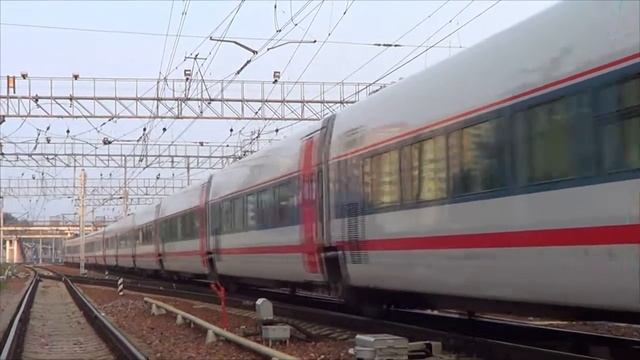 ЭП20-009 со скоростным поездом 