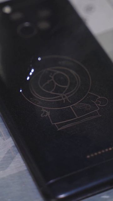 Гравировка на телефоне | #shorts #чпу #бизнесидеи #trend #allready смотреть онлайн