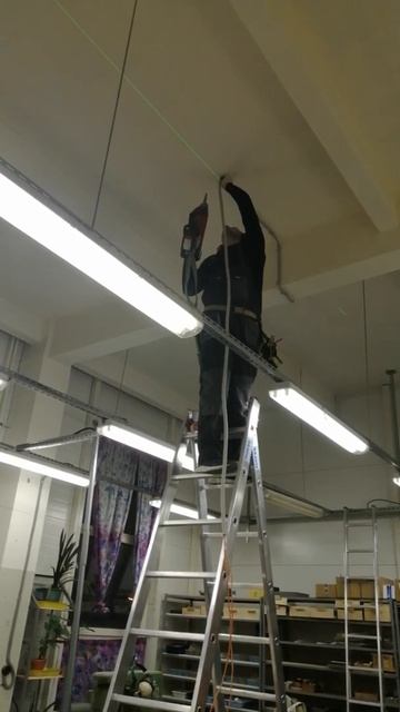 Монтаж АПС аккумуляторным пистолетом Hilti BX3 смотреть онлайн