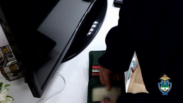 Ne_polyzuytesy_bankovskimi_kartami_roditeley_bez_ih_vedoma!