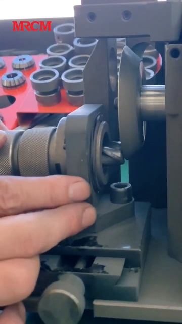 Отрезка и заточка концевой фрезы#shorts #endmills #заточкаинс смотреть онлайн