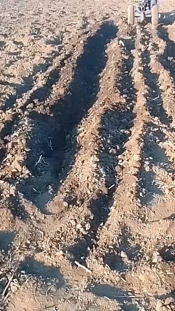 як закривати рядок мотоблоком з окучником смотреть онлайн