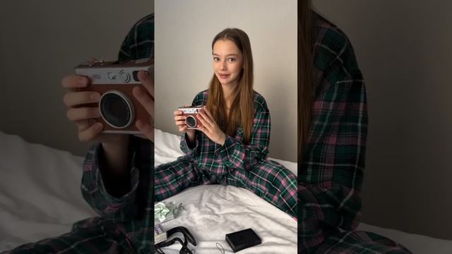 Распаковка новой камеры Fujifilm Instax Mini Evo! Тестируем моме? смотреть онлайн