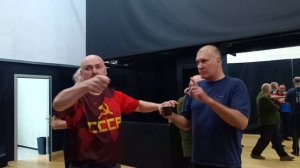 Без стакана никуда))).