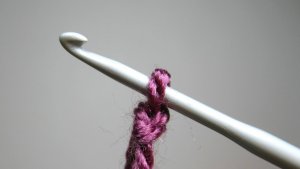 Как вязать первую петлю крючком