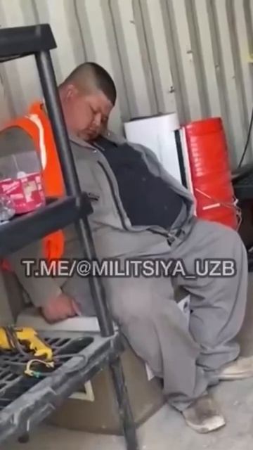 Человек перфоратор 😱😳 #shorts смотреть онлайн