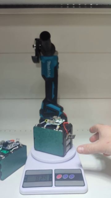 Аккумуляторы от Макиты реплики, вопрос в студию?) #tools # смотреть онлайн