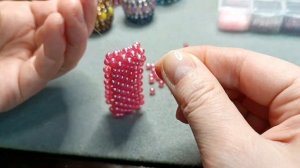 Подставка для пасхальных яиц из бисера и бусин мастер-