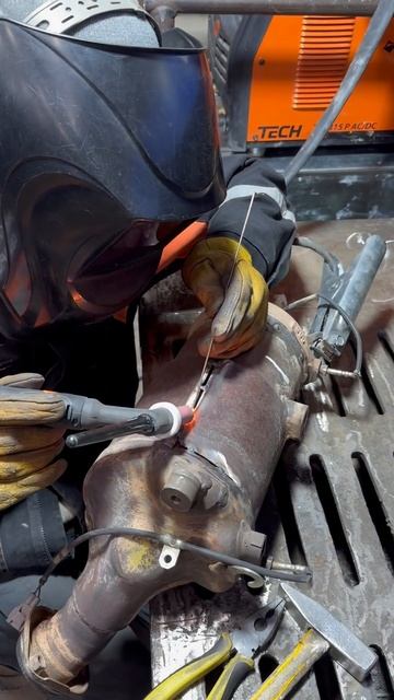 АРГОНОДУГОВАЯ СВАРКА КАТАЛИЗАТОРА смотреть онлайн