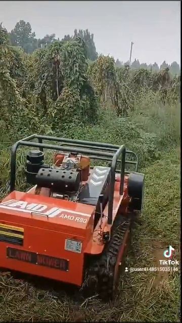 Мощная газонокосилка с дизельным двигателем и дистан? смотреть онлайн