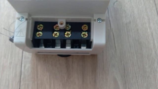 Счетчик Энергомера СЕ101: обзор и схема подключения