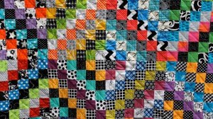 Квадраты на лоскутных одеялах выглядят совсем не скучно