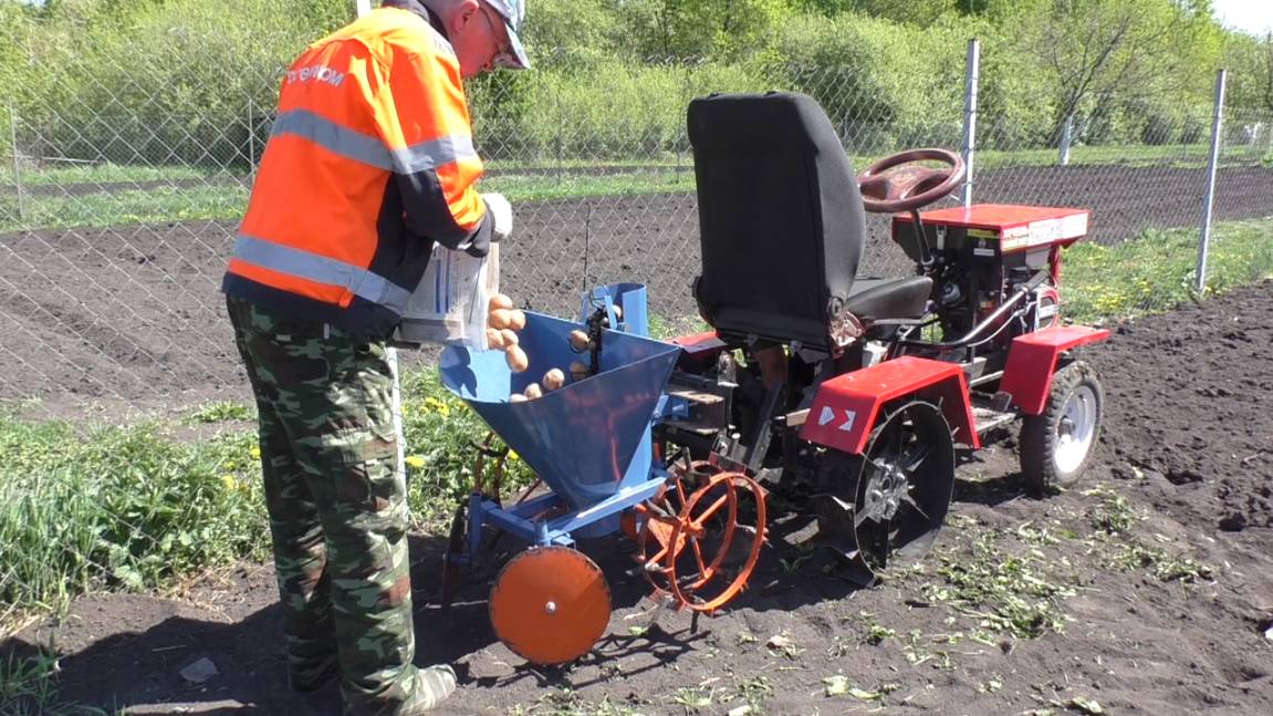 Посадка картошки 2025г. Агромаш МТ-110 Картофелесажалка КСМ-2,её доработка и немного про огород.