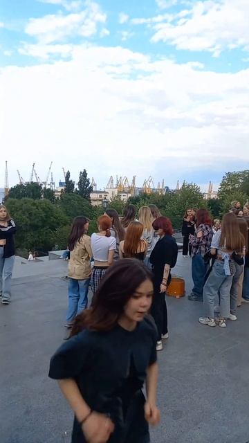Моя Одесса!Уличные музыкантя на Потемкинской лестниц? смотреть онлайн