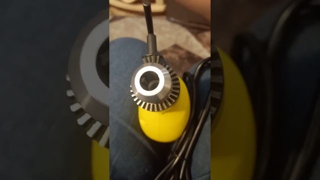 Помогите, не могу сверло установить в дрель😭 смотреть онлайн