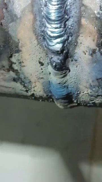 Сварка трубы 108.#shorts #сваркатруб #georgia #welding смотреть онлайн