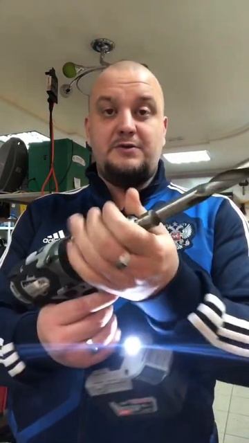 Как достать свёрлышко?? #shorts смотреть онлайн