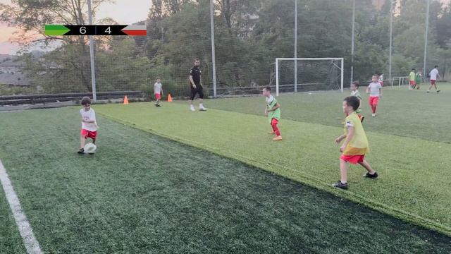 Футбол в жаркий летний вечер! Детская игра на воздухе 2 смотреть онлайн
