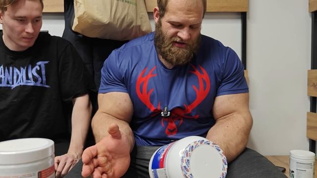 СМАЕВ ПОКАЗАЛ СВОЕ СПОРТИВНОЕ ПИТАНИЕ | ВИТАМИНЫ | БАД?