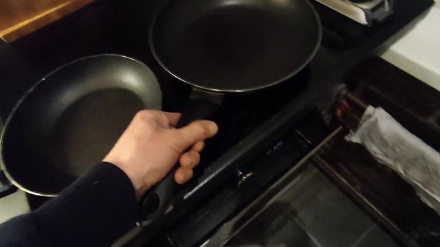 Идея! Органайзер для сковородок.