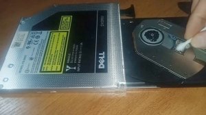 Что делать, если диск не выходит из дисковода открыть ?