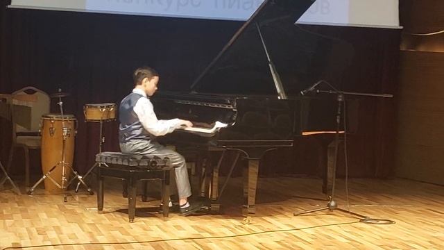 Марк, 24.01.25, 12 лет, Лист "Юношеский этюд" N12 си бемоль мин смотреть онлайн