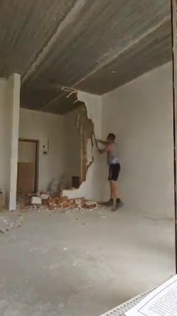 Демонтаж перегородки #демонтаж #нестройка #ремонт смотреть онлайн