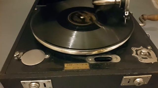 Патефон «Polyphon Musik», Антикварный магазин «Лавка старин? смотреть онлайн