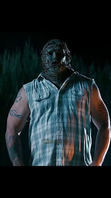 Встретила жуткого мужика с бензопилой…😨 #фильм #кино смотреть онлайн