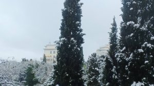 Ялта апрельская-3. Немного городских картинок и военный санаторий «Ялта».