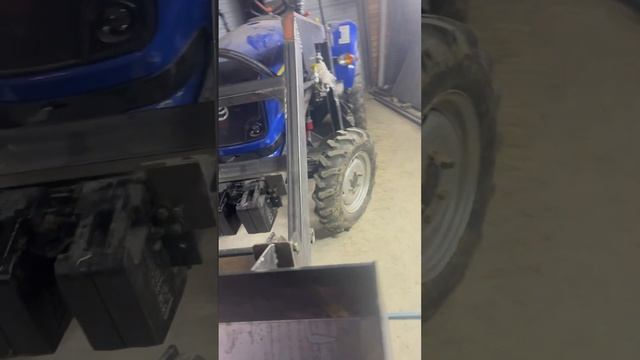 Фронтальний навантажувач погрузчик на міні трактор к? смотреть онлайн