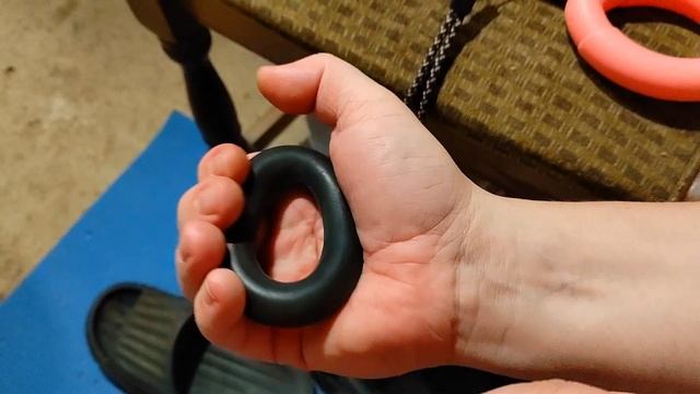 Тренировка рук кистевыми эспандерами смотреть онлайн