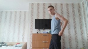 Эпично упал с тумбочки и сильно ударился башкой (удалё