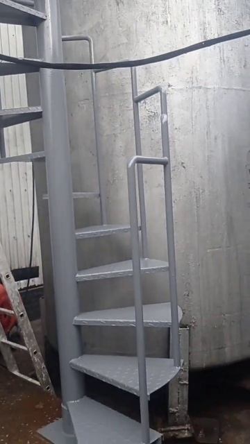 Готовый результат 11 метровой! Винтовой лестницы ! смотреть онлайн