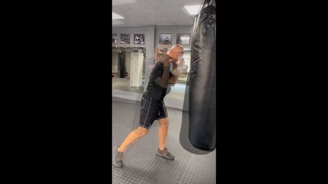 Elbow on the bag.#muaythaitraining #florida #miami #usa #kickboxing  #муайтай  #локоть