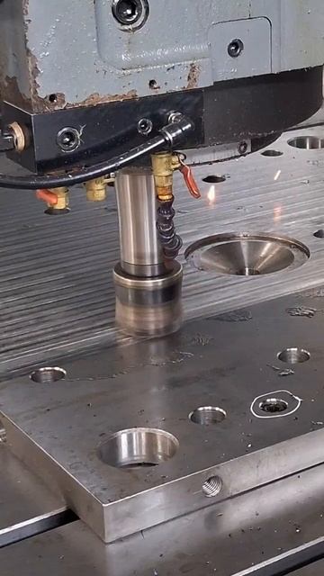 Mechanical processing process. Surface cleaning.Процесс механической обраб? смотреть онлайн