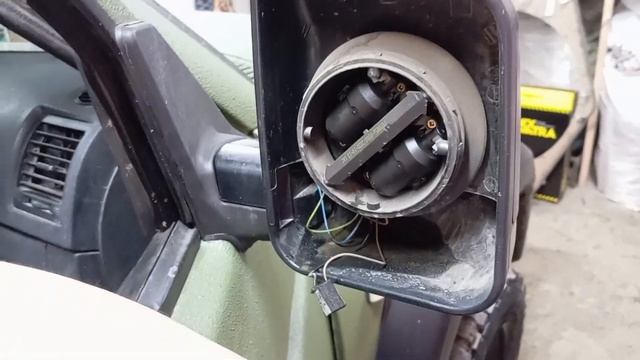 Замена зеркала. Устранение неполадок с проводкой.